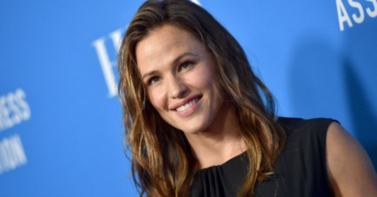 Jennifer Garner Stuns in a Wedding Dress, Turning Heads Everywhere